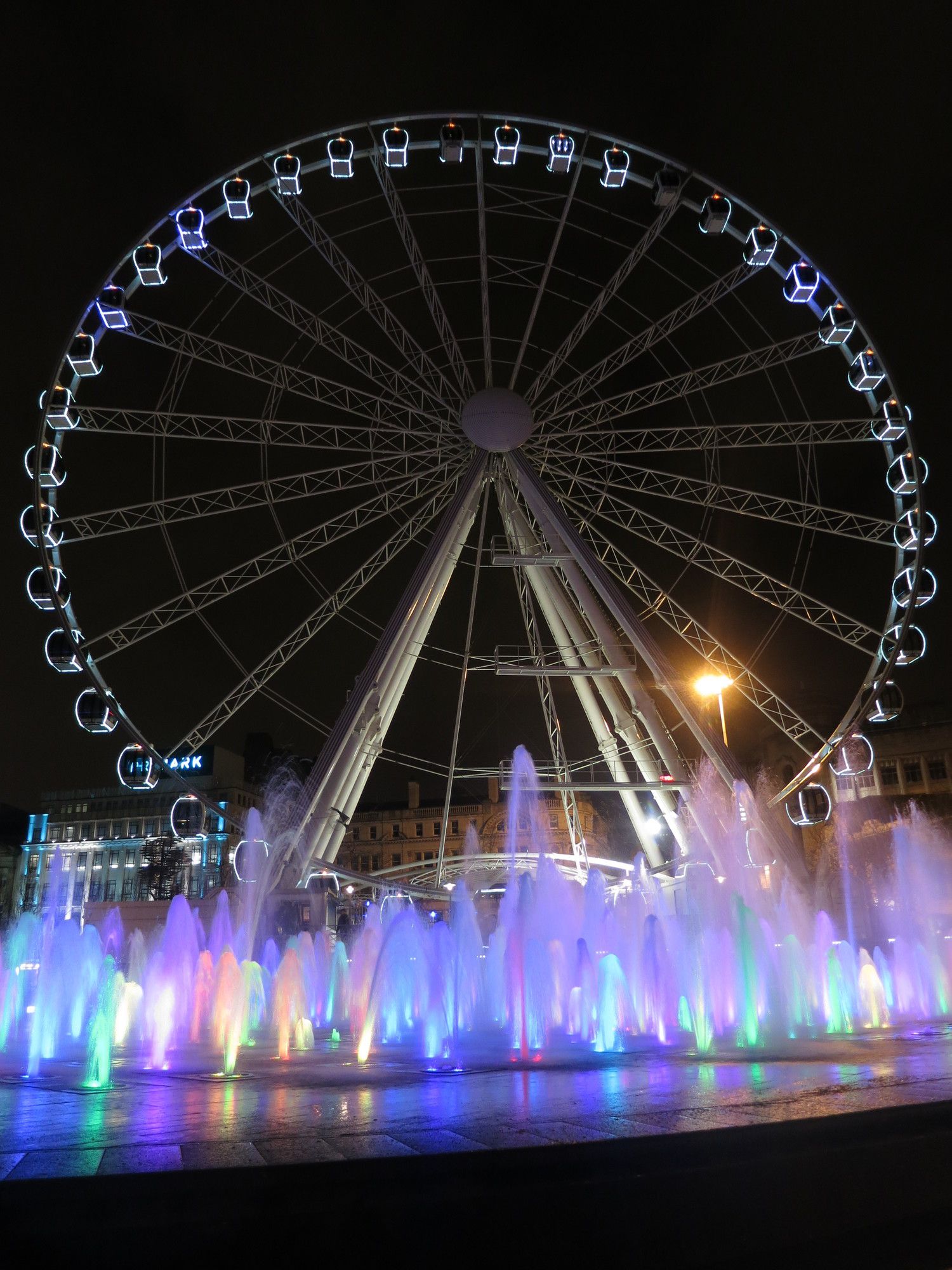 マンチェスター観覧車でシャンパン 大人の贅沢を楽しみながらマンチェスターを一望しよう Retrip リトリップ