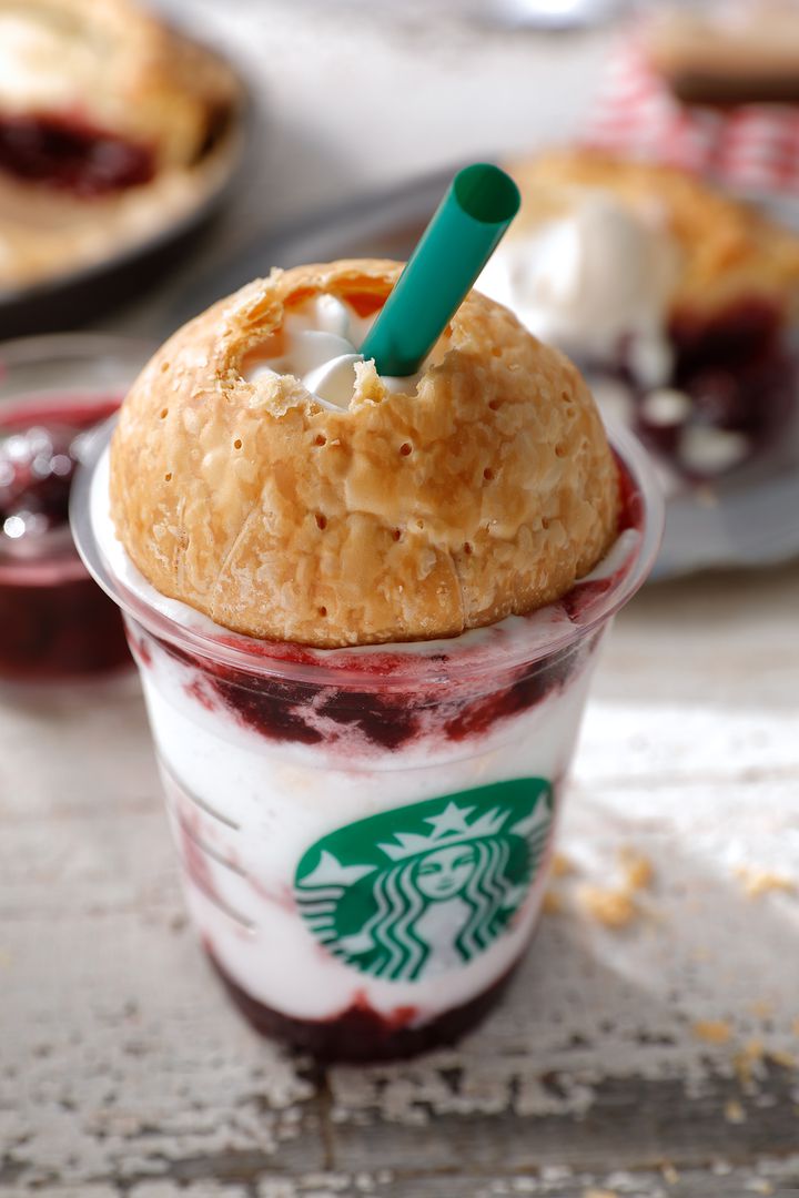 ザクザク崩す新体験！スタバから「アメリカン チェリー パイ