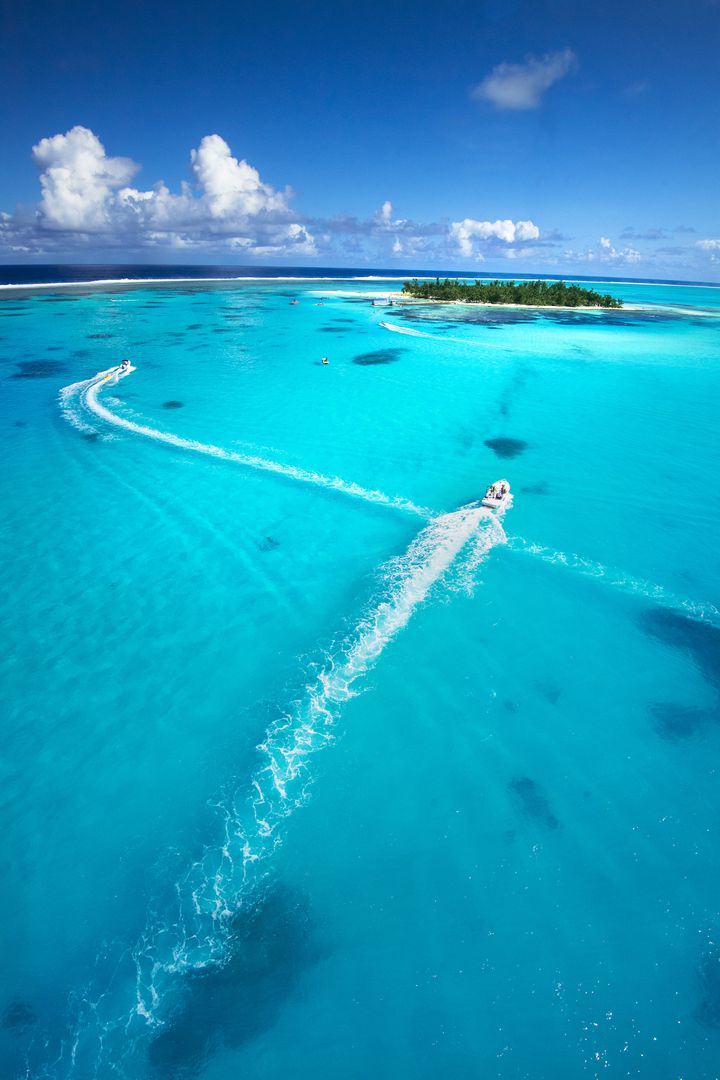 泣けるほどに美しい！日本から3時間半の“マリアナ”で見られる絶景9選