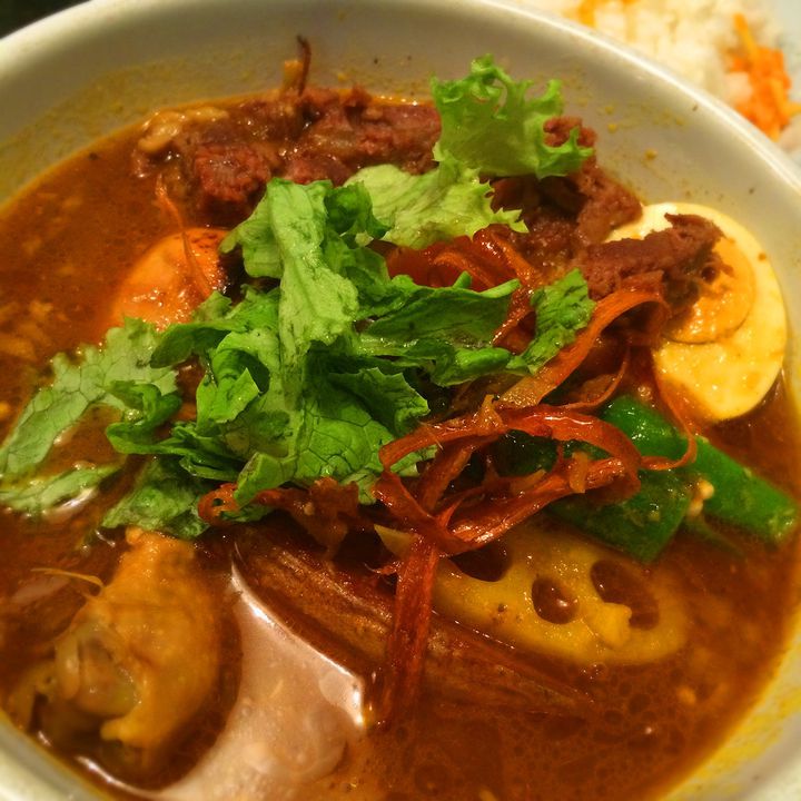 スパイシーなチキンカレー 焼きたてナン 札幌駅周辺インドカレー人気店15選 Retrip リトリップ