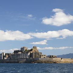 実写版 進撃の巨人 のロケ地 長崎県の 軍艦島 が異世界すぎる Retrip リトリップ