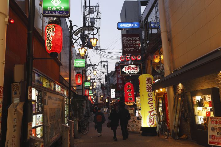 雰囲気抜群なレトロスポット！大阪ミナミの「法善寺横丁」で食い倒れたい