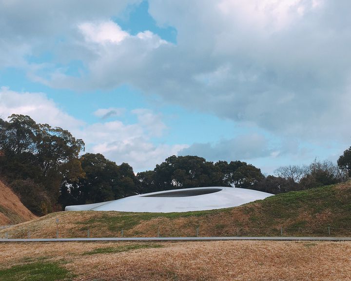 一度行ってみたい日本のアート絶景！香川県にある「豊島美術館」に行きたくて