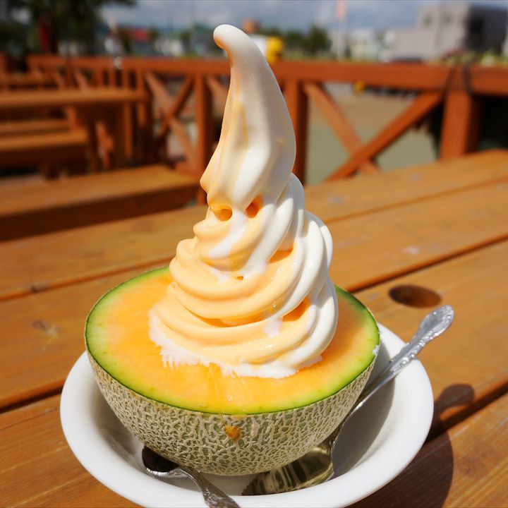 まるごとメロンの贅沢ソフトクリーム 北海道 ポプラファーム って知ってる Retrip リトリップ