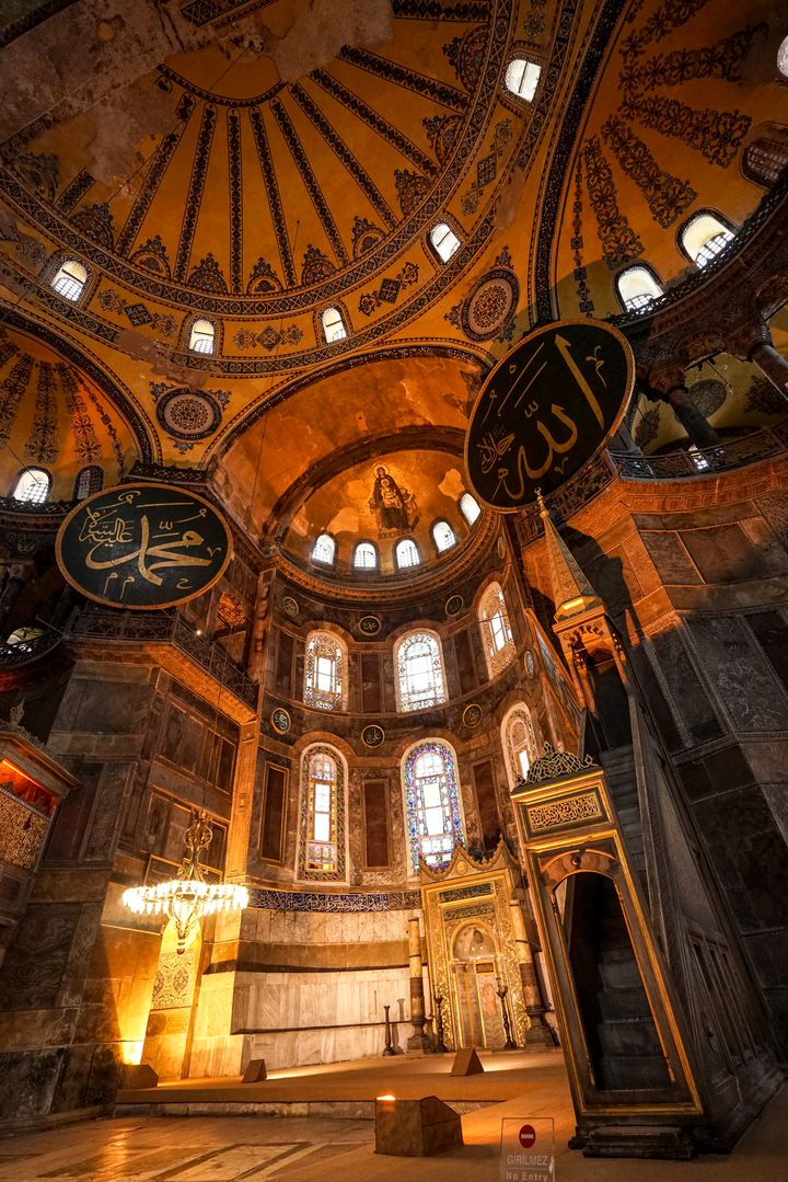 その絶景に立ち尽くす。イスタンブールの神秘的な絶景7選