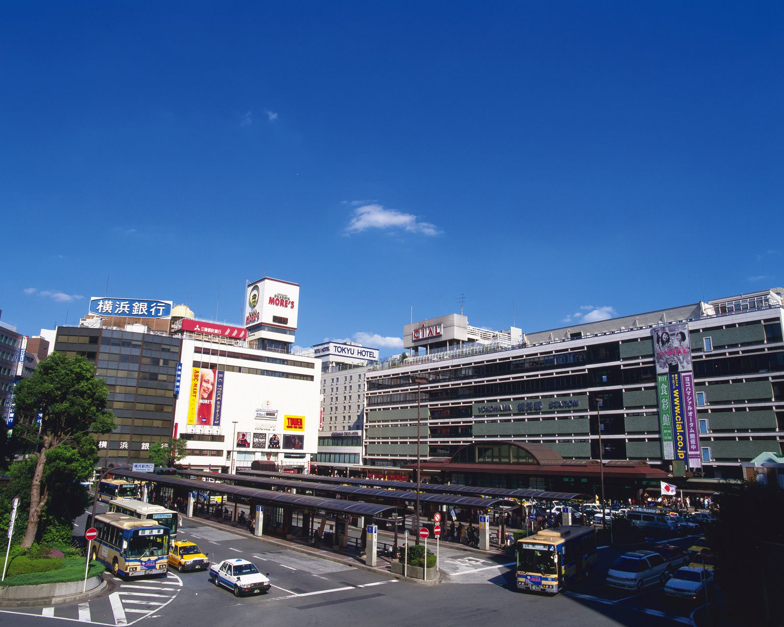 ファッションもグルメも楽しみたいときに利用しよう！横浜高島屋周辺にある駐車場5選 | くふうトリップ（旧RETRIP）