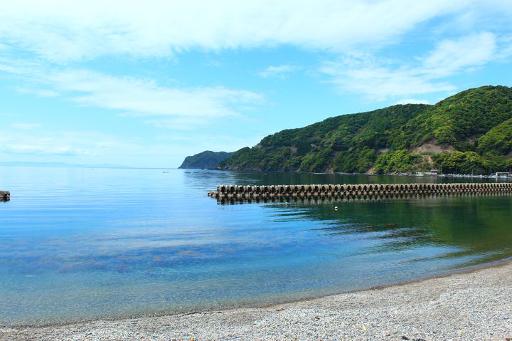 波も穏やかで透明度の高い海が広がります。魚もたくさん観ることができます。