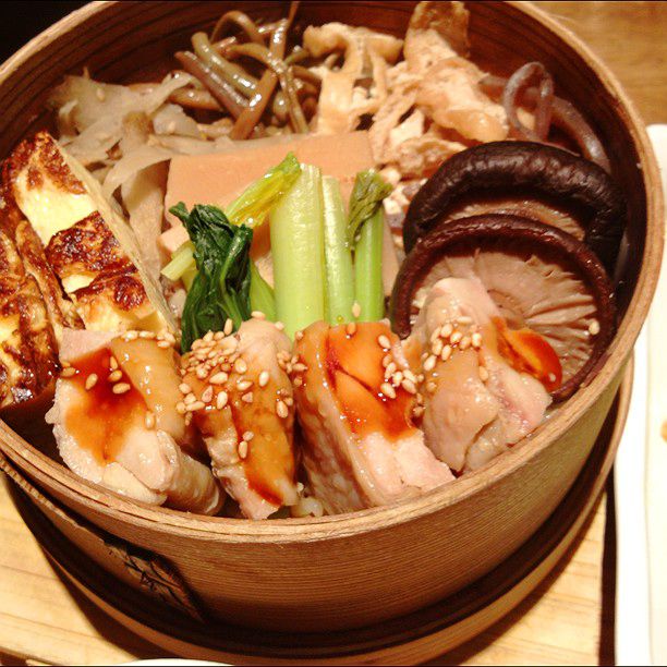 都会から逃げてゆっくりランチ。「新宿三丁目」周辺のおすすめランチ15選 RETRIP[リトリップ]