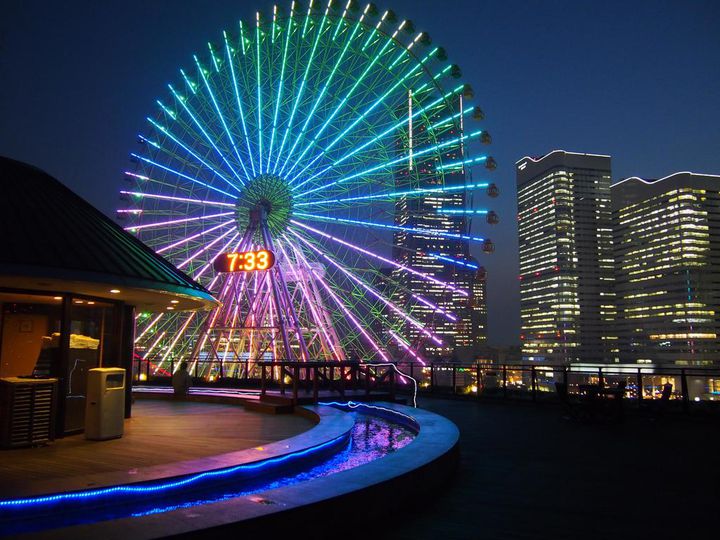 横浜の夜景 下から見るか横から見るか みなとみらいの夜景スポット8選はこれだ Retrip リトリップ