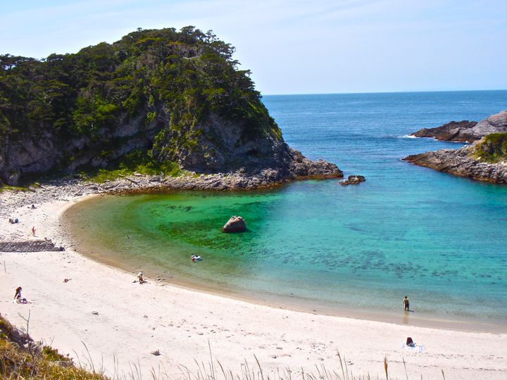 東京 の海で作る夏の思い出 美しき秘境ビーチ 泊海水浴場 に行きたい Retrip リトリップ