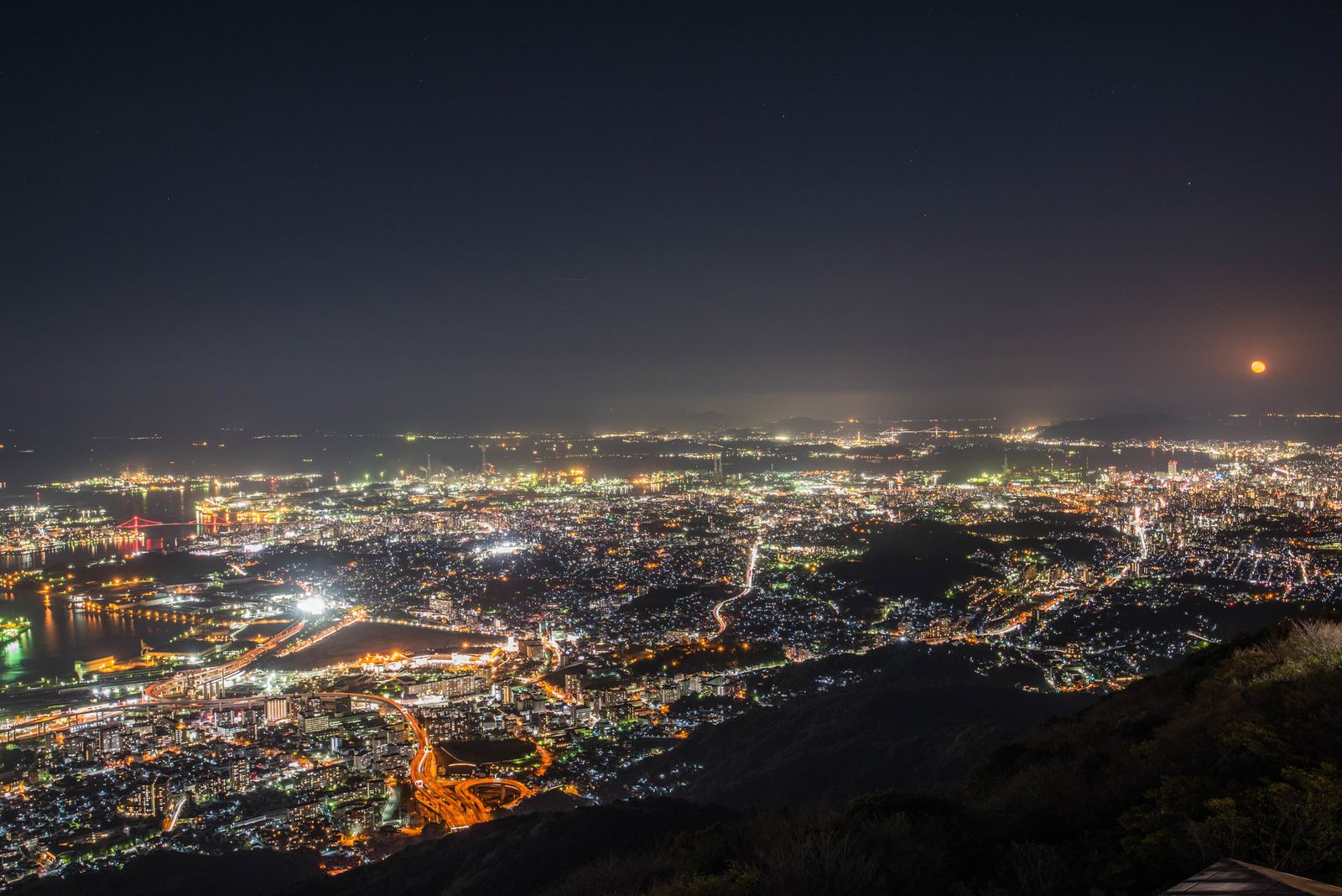 1枚目の画像 新日本三大夜景にも選出 山梨県の穴場夜景スポット 笛吹川フルーツ公園 とは Retrip リトリップ