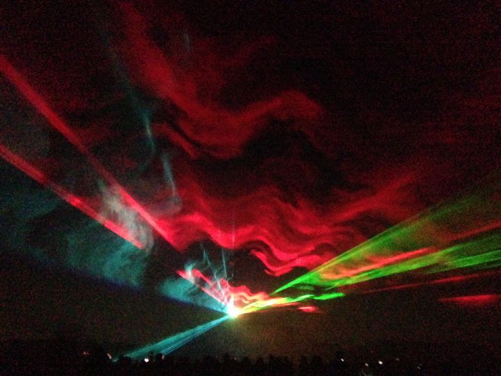 夜空に巨大オーロラが出現 横須賀で オーロラびゅ ナイト17夏 開催 Ava Travel アバトラベル