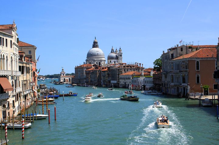 街並み全てがカラフル イタリア ベネチアの ブラーノ島 の魅力を徹底解剖 Retrip リトリップ