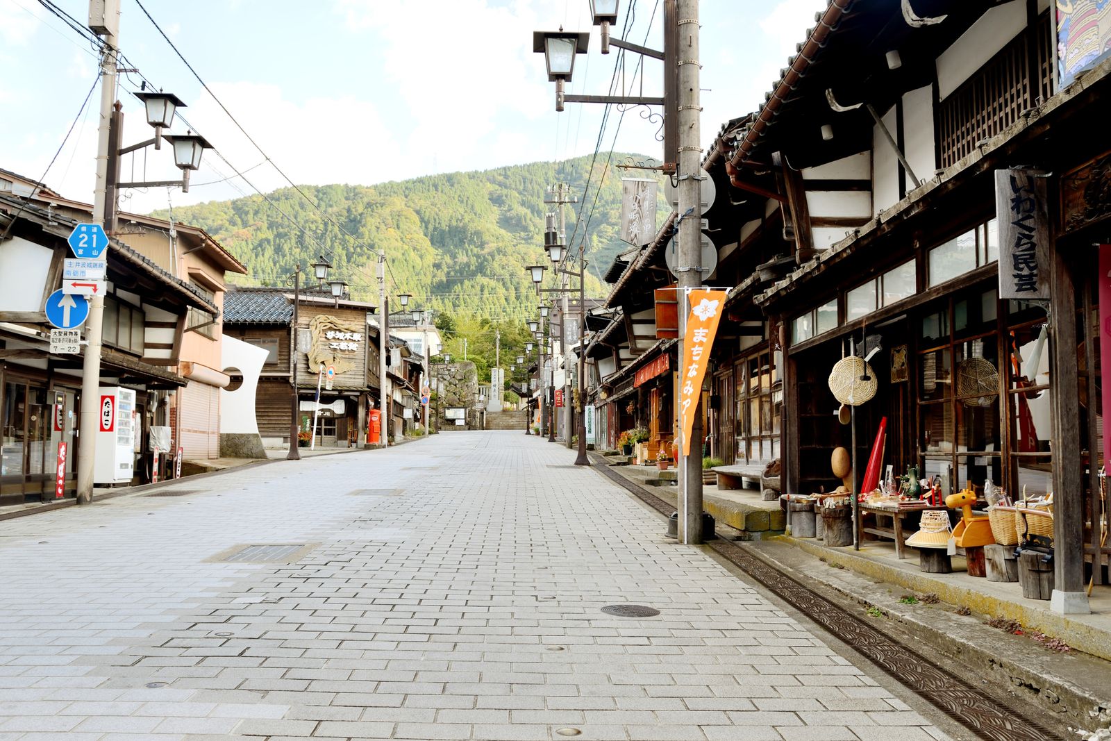 歴史と信仰の町 富山県井波 で昔ながらの日本の街並みを楽しもう Retrip リトリップ