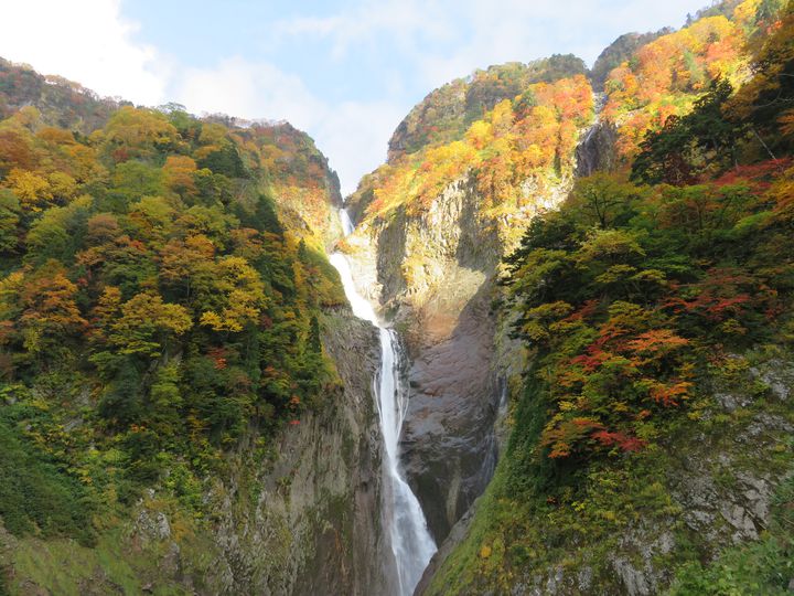 日本全国滝巡り！人生で一度は行きたい迫力満点の滝スポット10選 | RETRIP[リトリップ]