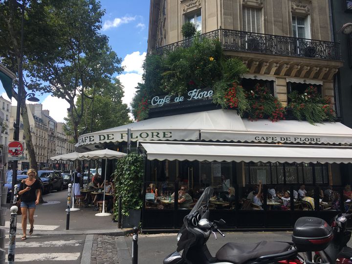 超有名な老舗カフェ！パリで外せないカフェ「Café de Flore」とは | くふうトリップ