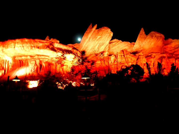 まるで映画の世界 カリフォルニアディズニー カーズランド に行くべき５つの理由 Retrip リトリップ