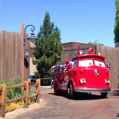 まるで映画の世界 カリフォルニアディズニー カーズランド に行くべき５つの理由 Retrip リトリップ