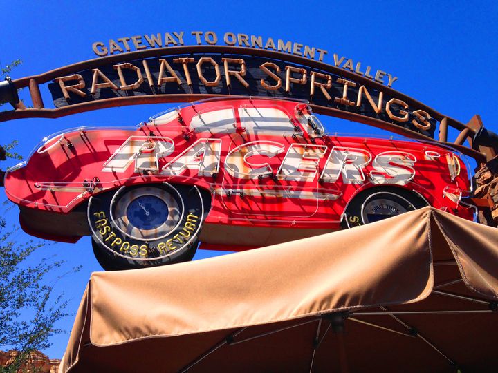 まるで映画の世界 カリフォルニアディズニー カーズランド に行くべき５つの理由 Retrip リトリップ