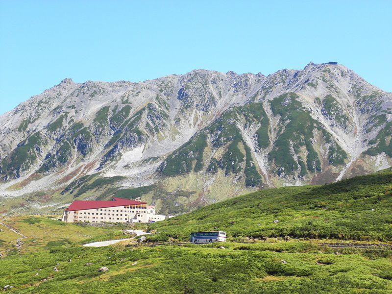 雲上の別天地！立山黒部アルペンルートの室堂駅 | くふうトリップ