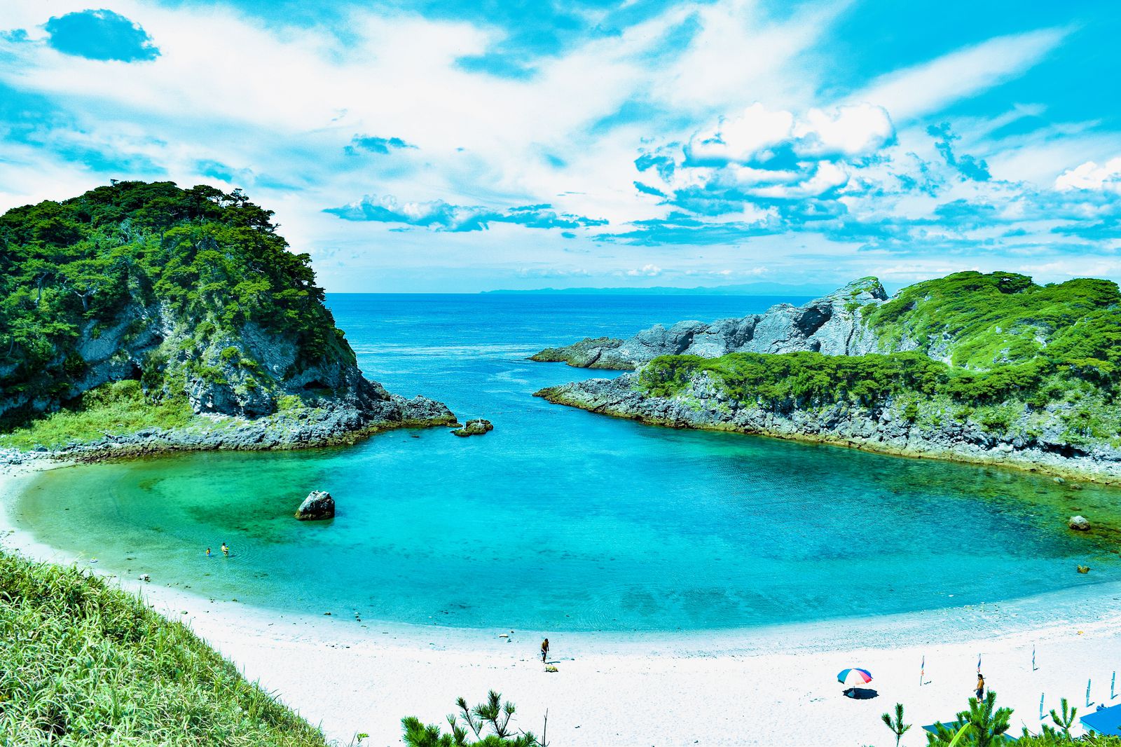 東京 の海で作る夏の思い出 美しき秘境ビーチ 泊海水浴場 に行きたい Retrip リトリップ