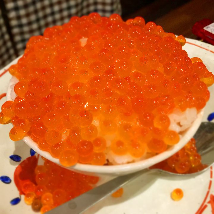 イクラの海に溺れたい 東京都内で こぼれいくら丼 が美味しいお店7選 Retrip リトリップ