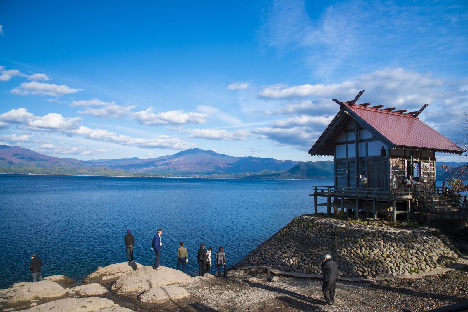 思わずシャッターを切ってしまう 日本一深い湖 秋田田沢湖観光7選 Retrip リトリップ