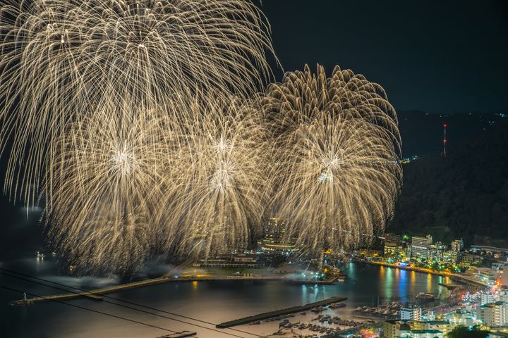 【終了】2022年初花火は熱海で！「熱海海上花火大会」まとめ