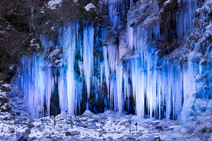 冬だけが魅せる真っ白な奇跡。寒さも忘れるほど美しい、東日本の絶景スポット10選