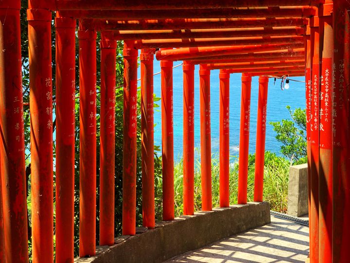赤い木製鳥居型オブジェ 神事　お稲荷様　日本美術　神聖　礼拝 赤い木製鳥居型オブジェ 神事 お稲荷様 日本美術 神聖 礼拝 木製鳥居