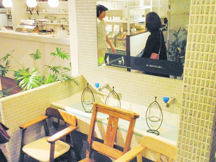 歴史ある銭湯をリノベーション 京都のカフェ 嵯峨野湯 が気になる Retrip リトリップ