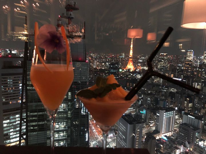 彼女を落とすならここ 勝負の夜に使いたい東京都内の 夜景が見えるバー 10選 Retrip リトリップ 彼女を落とすならここ 勝負の夜に使いたい東京都内の 夜景が見えるバー 10選 Retrip リトリップ