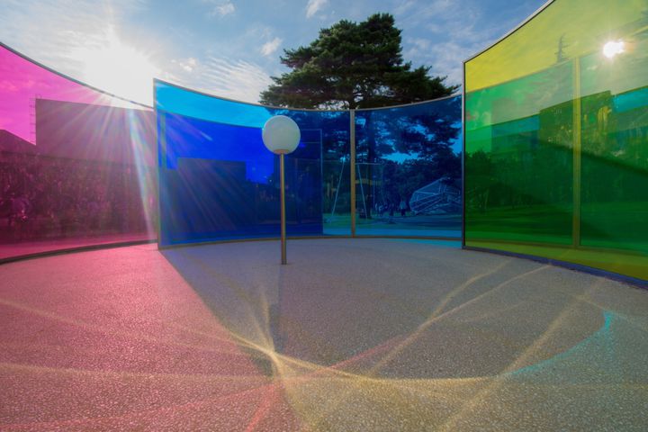 金沢21世紀美術館でしたい5つのこと 現代アートで遊ぶ1日にしよう Retrip リトリップ 金沢21世紀美術館でしたい5つのこと 現代アートで遊ぶ1日にしよう Retrip リトリップ