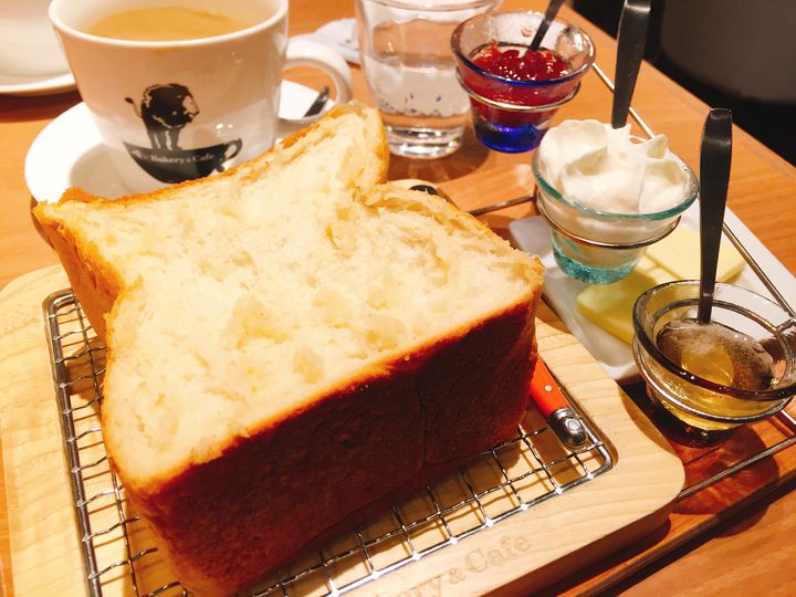 最高のトーストを。銀座「俺のBakery&Cafe」で絶品食パンをいただく