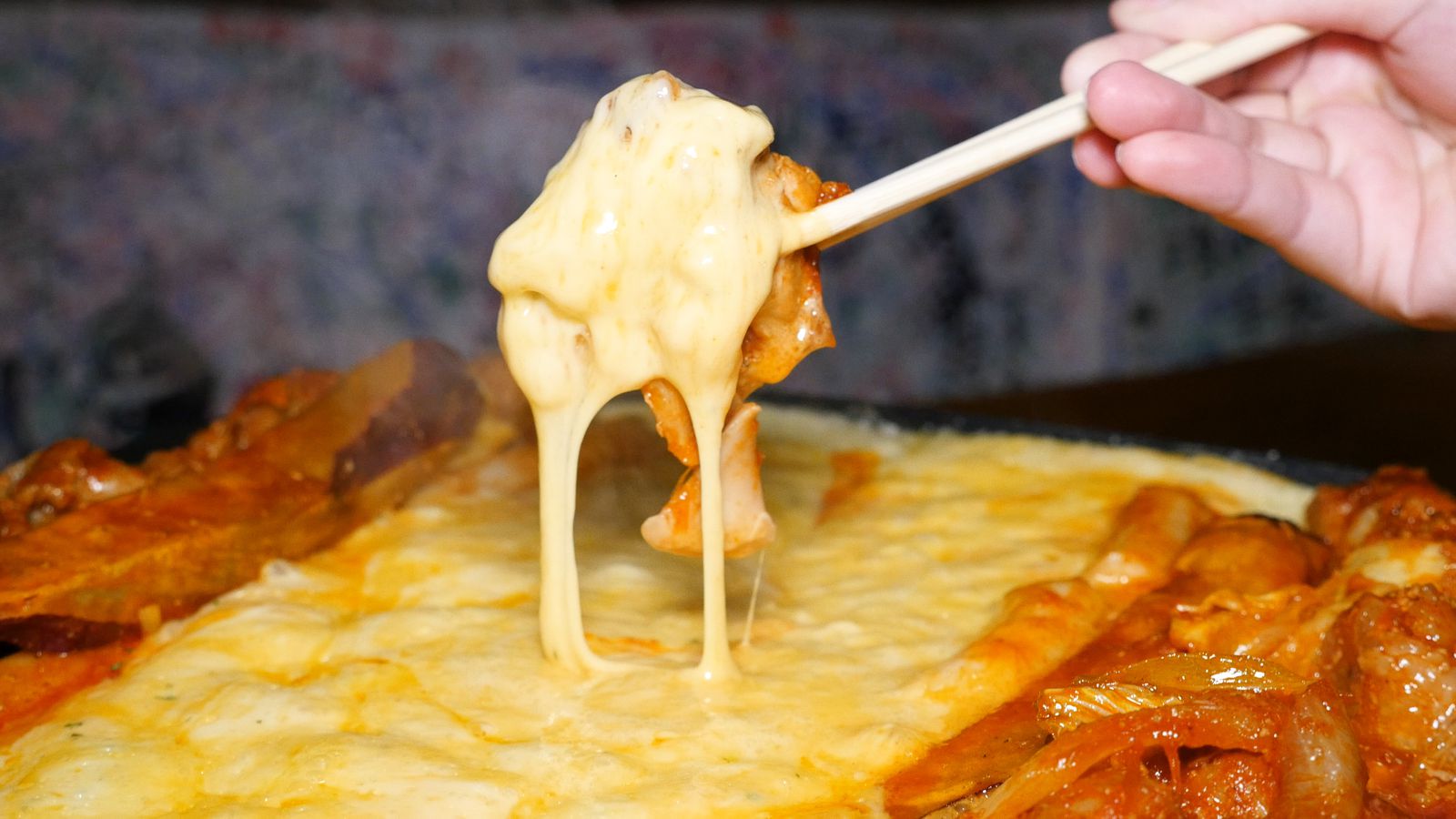 韓国で話題沸騰中 新大久保で チーズタッカルビ が食べられるお店8選 Retrip リトリップ