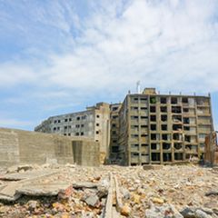 実写版 進撃の巨人 のロケ地 長崎県の 軍艦島 が異世界すぎる Retrip リトリップ