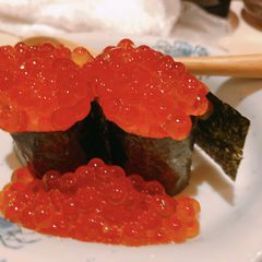 お皿から溢れ出てるよ 東京の絶対に行きたい こぼれ寿司 7店 Retrip リトリップ