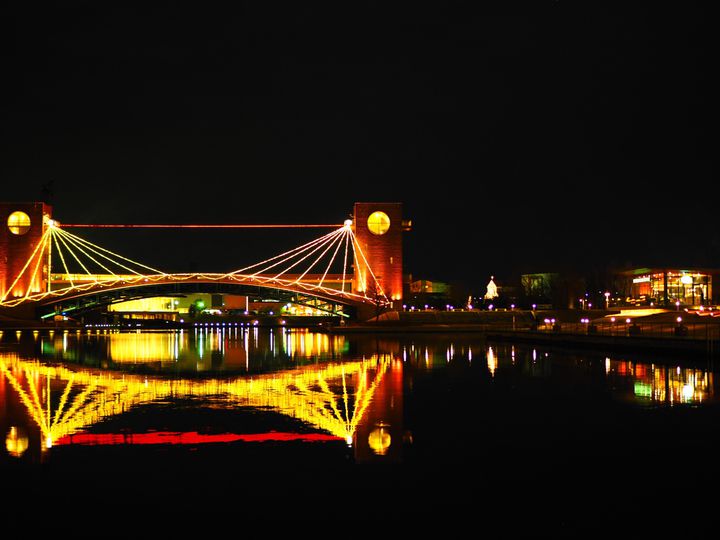 世界一美しいスタバと美しい夜景 富岩運河環水公園 Retrip リトリップ