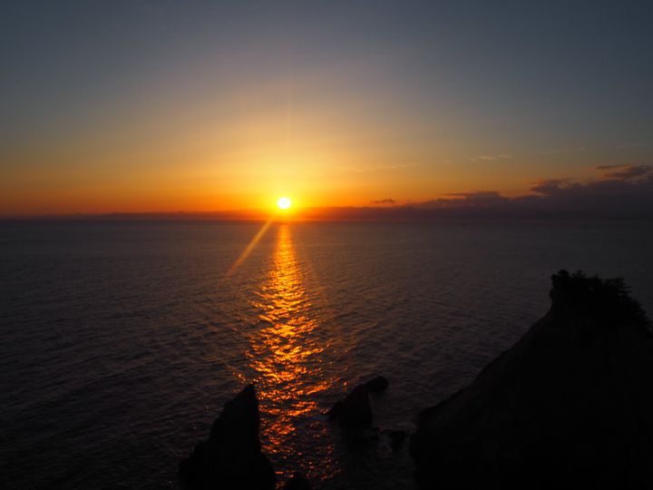 その夕日沈む前に、辿り着きたい。日本全国の“ドライブの果てに見たい