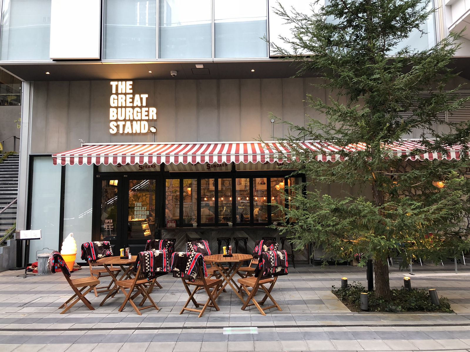 THE GREAT BURGER STAND RETRIP[リトリップ]