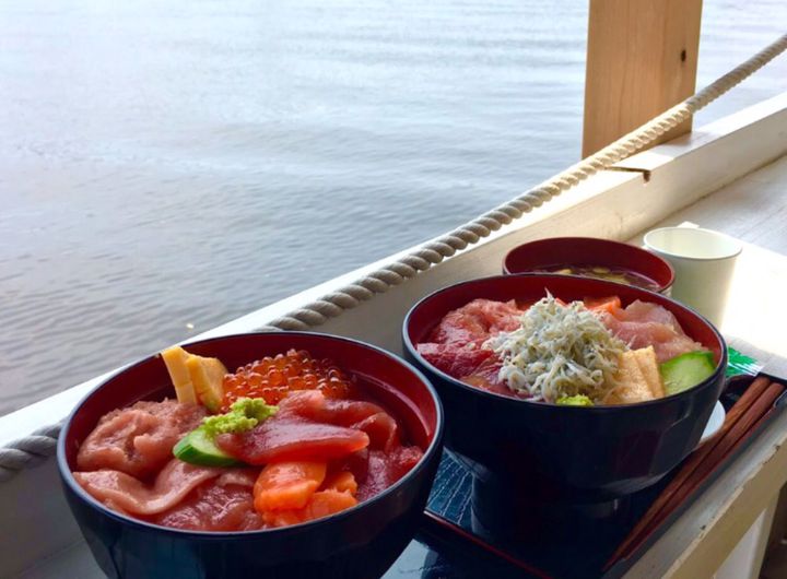 絶景＆絶品＆最強コスパ！東京湾が見渡せる「マグロ卸のマグロ丼の店」とは