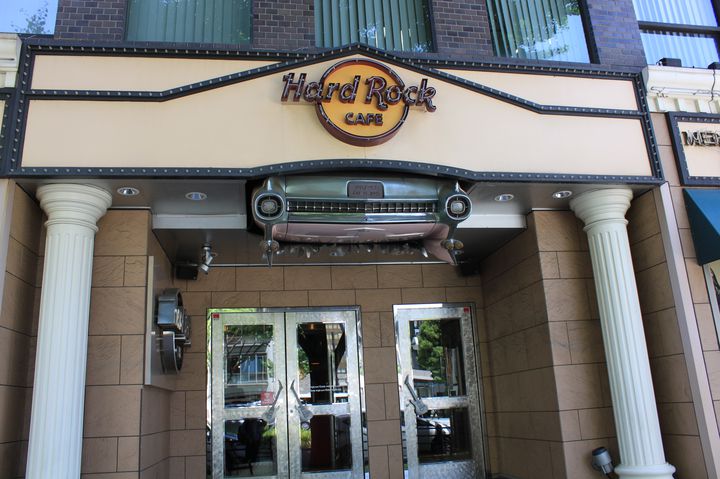 誕生日のプランはどうする 大阪でバースデーサプライズができるお店7選 旅行キュレーションメディア トラベルザウルス