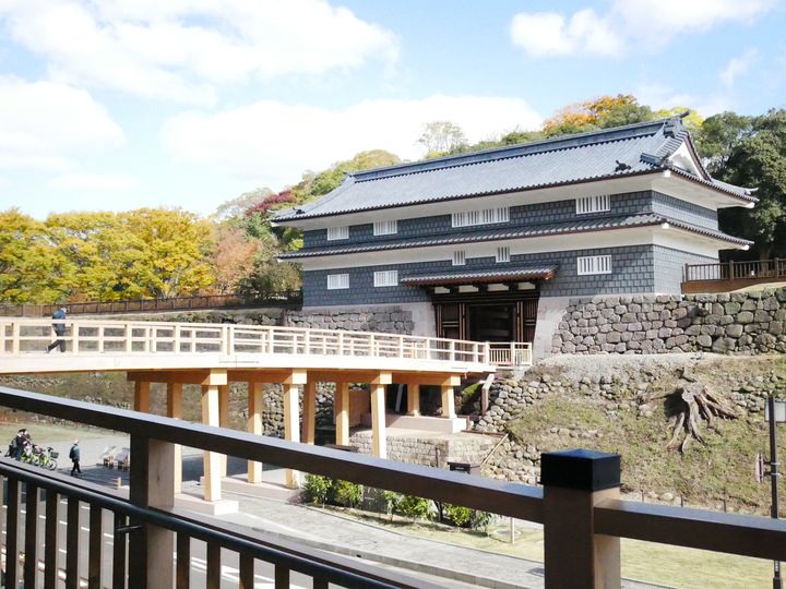 終了 可憐な花のライトアップ 金沢城 兼六園四季物語 春の段 開催 Retrip リトリップ