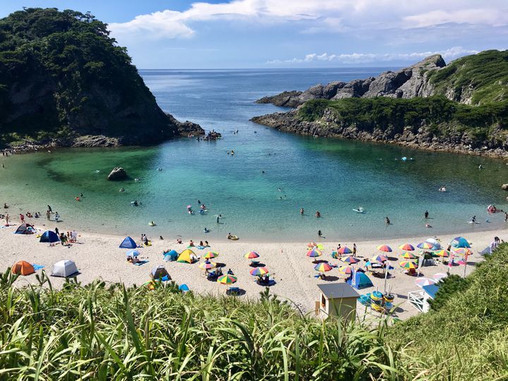 祝日なくても遊びたい！東京近郊の“日帰りありの上質なリゾート離島”12選