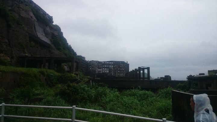 実写版 進撃の巨人 のロケ地 長崎県の 軍艦島 が異世界すぎる Retrip リトリップ