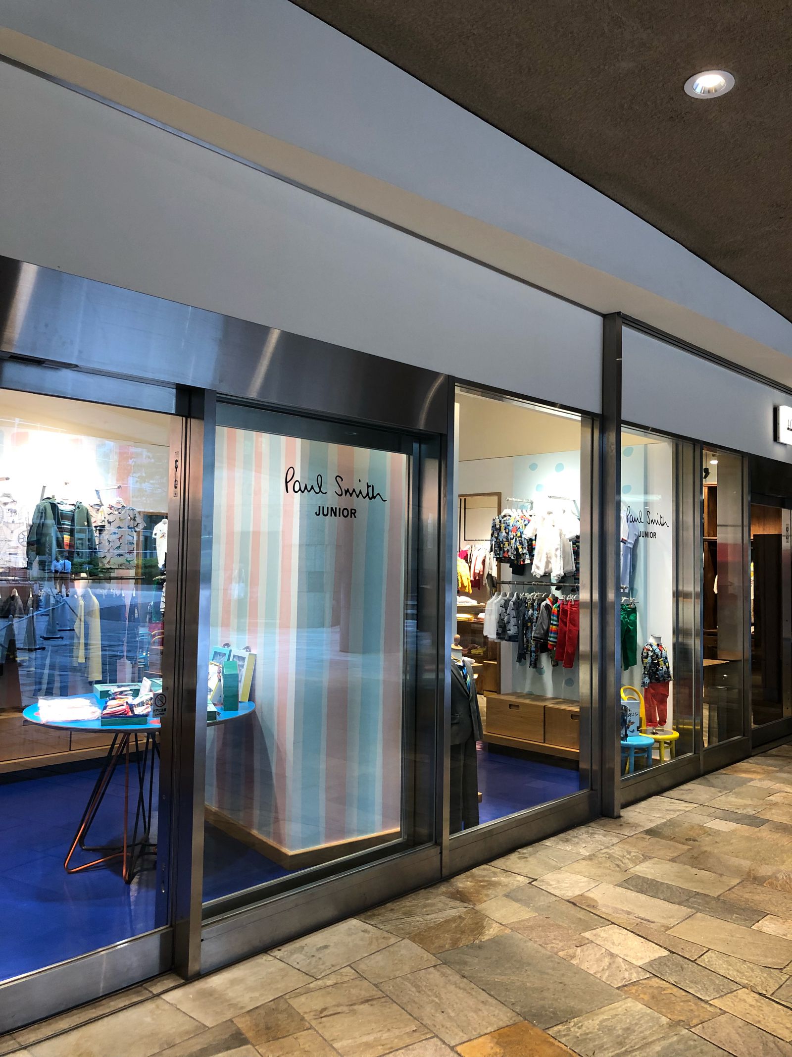 ポール スミス ジュニア 六本木ヒルズ店 Retrip リトリップ