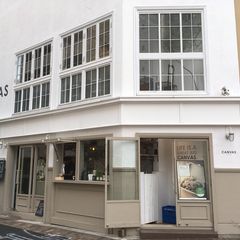 洗練されたオシャレカフェの秘訣は 白 東京都内の白を基調としたカフェ7選 Retrip リトリップ
