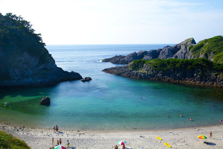 東京 の海で作る夏の思い出 美しき秘境ビーチ 泊海水浴場 に行きたい Retrip リトリップ