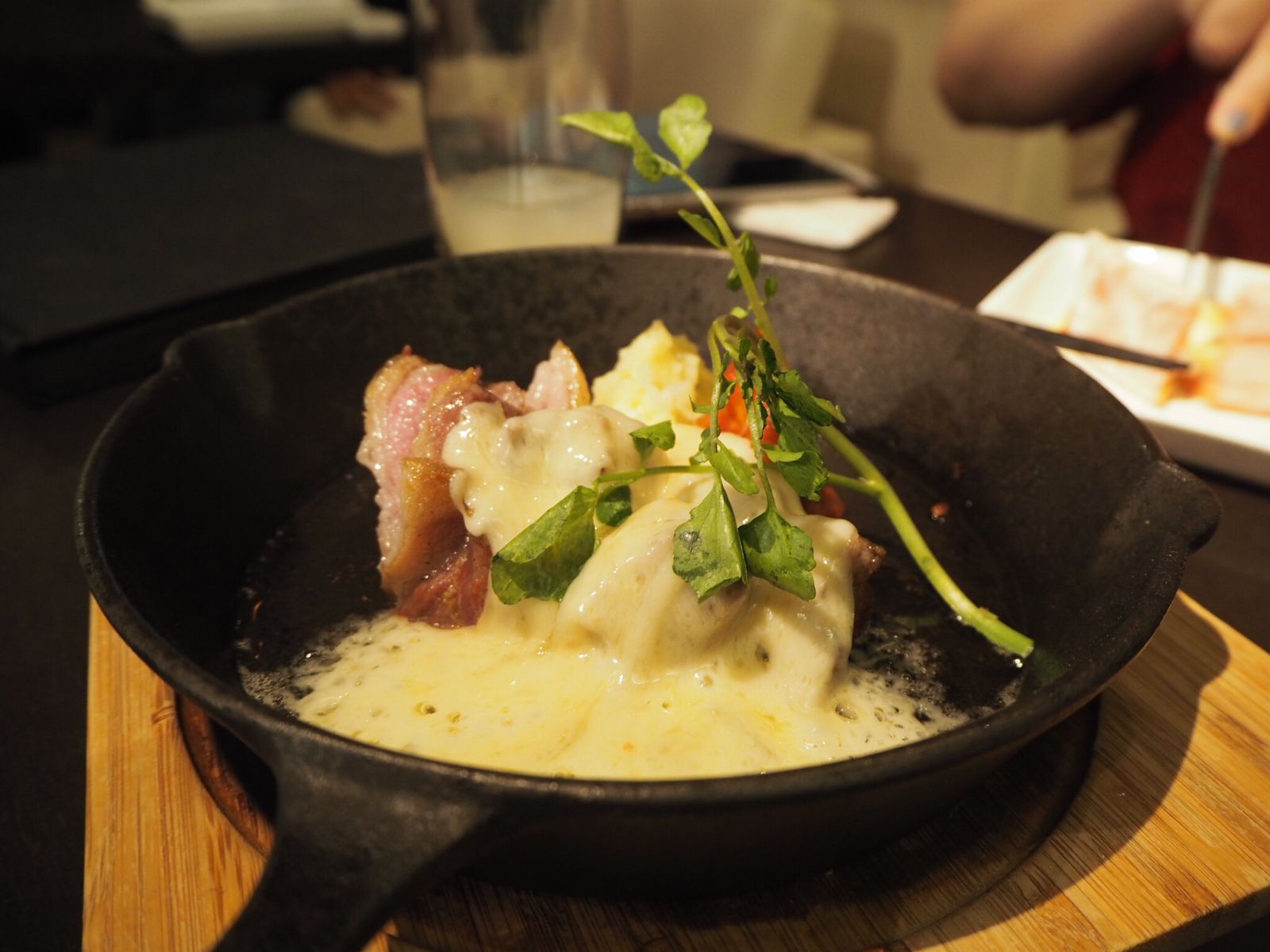 メイン画像 結局 肉とチーズ最強説 東京都内のおすすめ肉 チーズ料理が美味しい店4選 Retrip リトリップ
