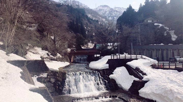 終了 冬の夜空を鮮やかに彩る 富山県の 宇奈月温泉冬物語 雪上花火大会 が今年も開催 Retrip リトリップ